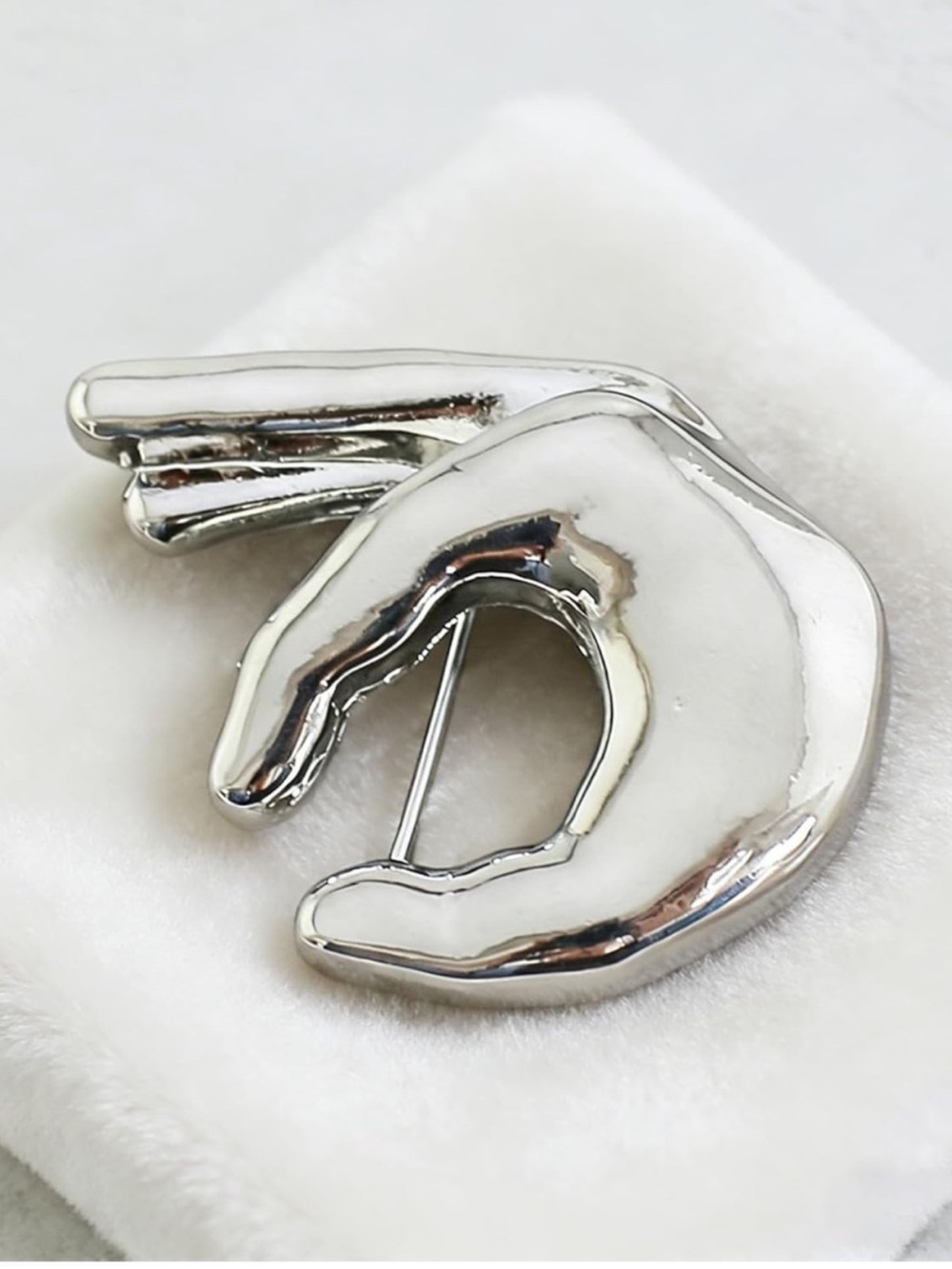 Silver Hand-Shaped Brooch Pin - Picture 2 of 4